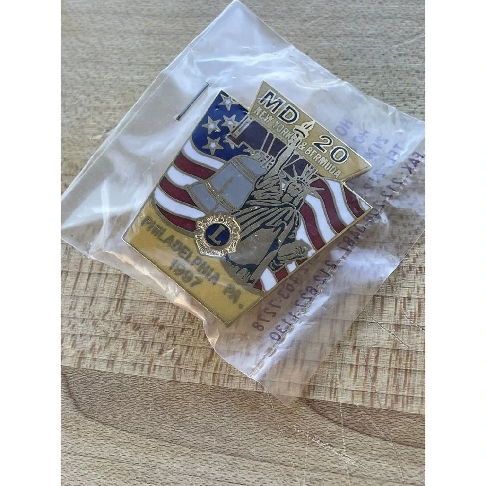 Lions Club 1997 MD 20 Philadelphia PA New York & Bermuda Lapel PIN Vintage